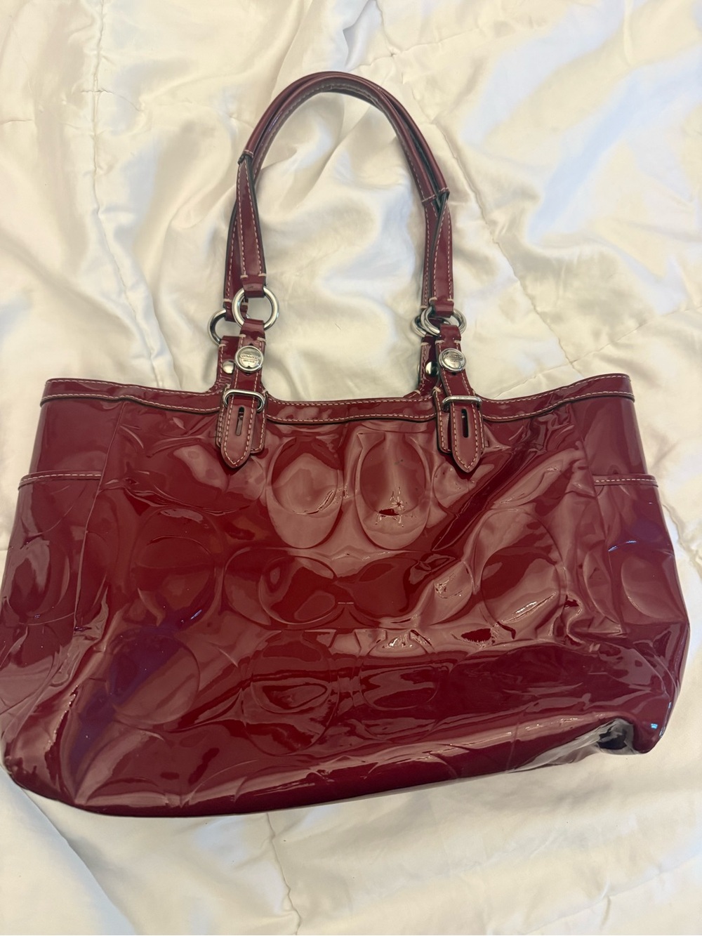 Glossy Patent Shoulder Tote Bag in Burgundy